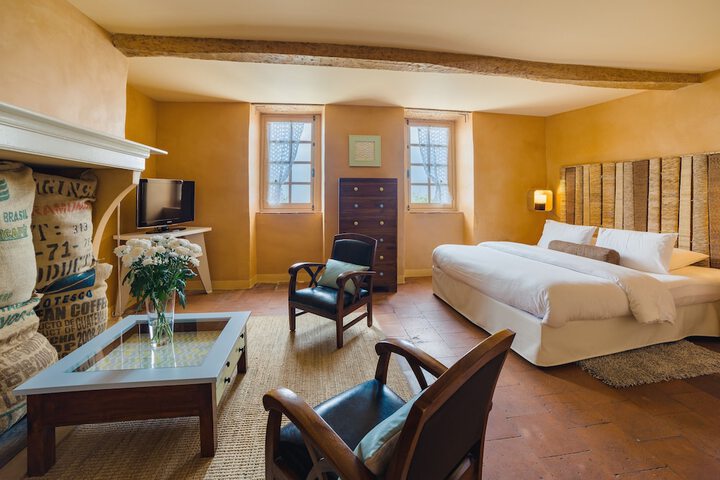 Room 4 of 42