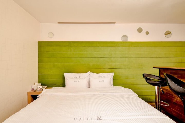 Room 13 of 39