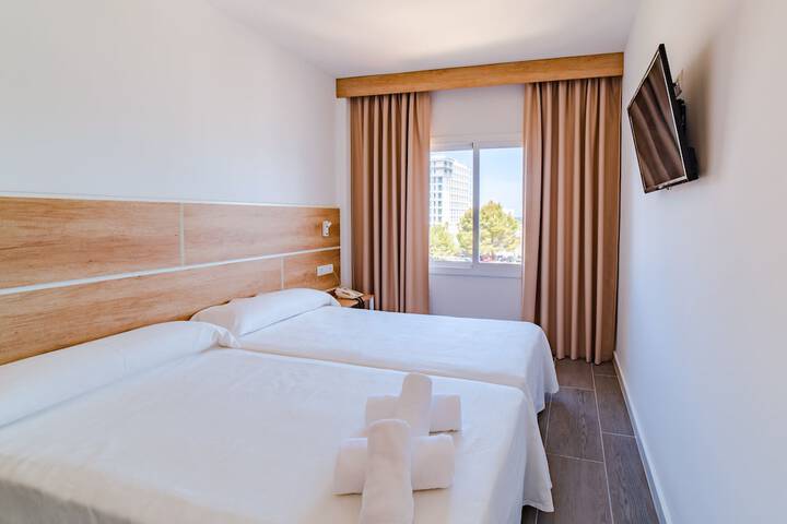 Room 8 of 65