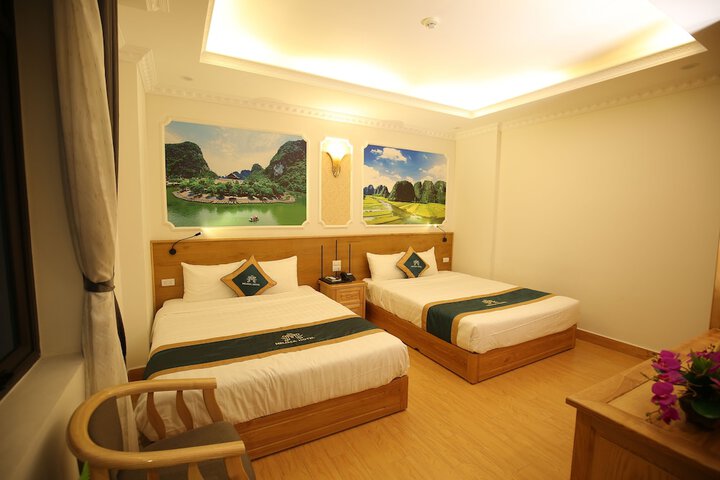 Room 13 of 38
