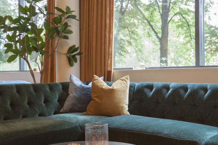 Lounge 62 of 78