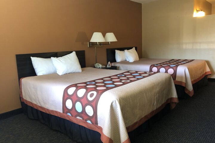 2 Queen Beds (13 of 20)