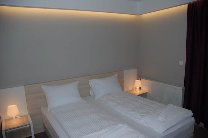 Room 9 of 39