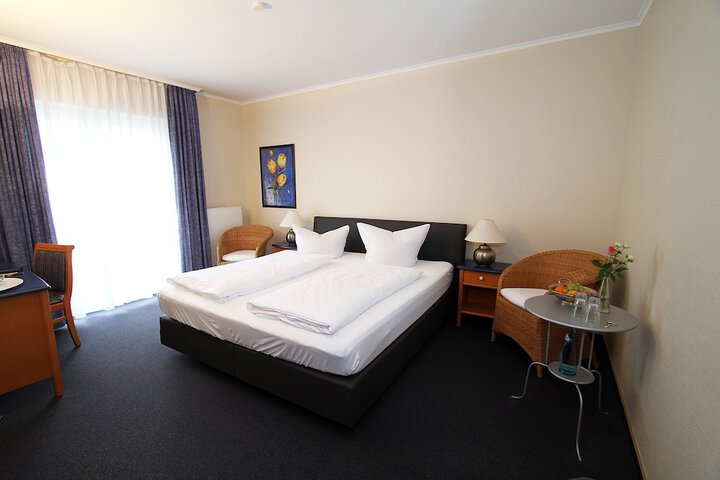 Room 9 of 47