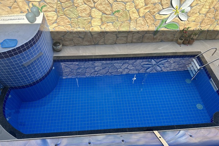 Pool 154 of 180