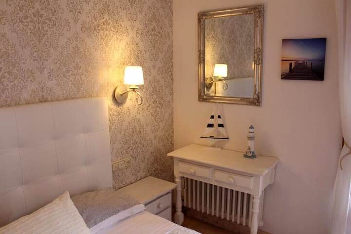Room 7 of 36