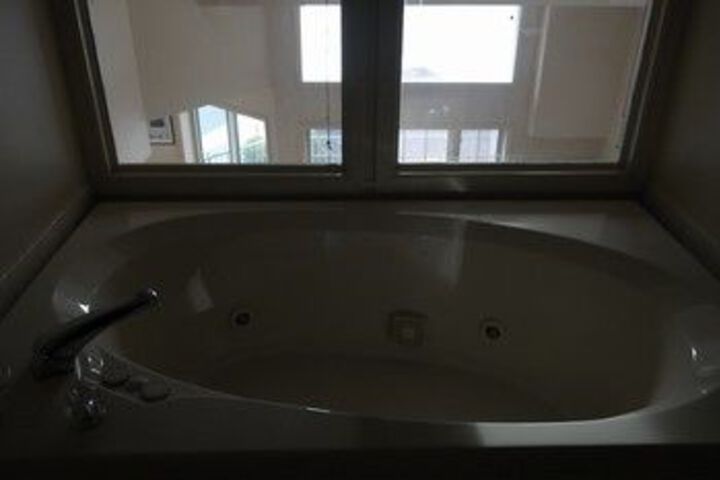 Hot Tub 36 of 49