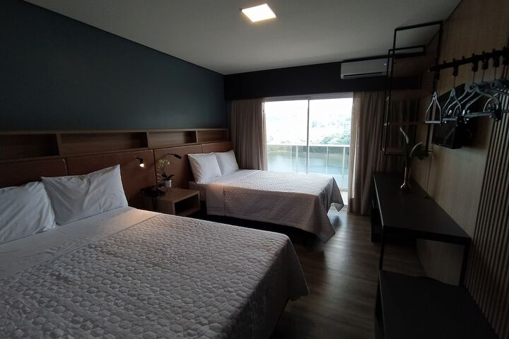 Room 33 of 74