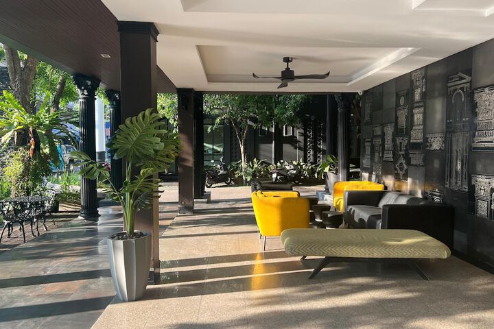 Guest Lobby