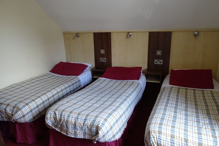 Room 9 of 104