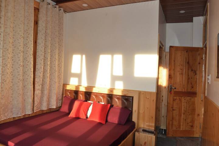 Room 9 of 19