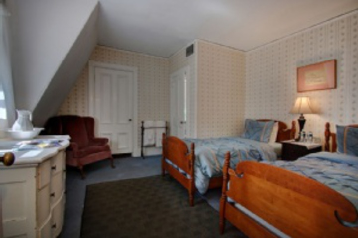 Room 200 of 408