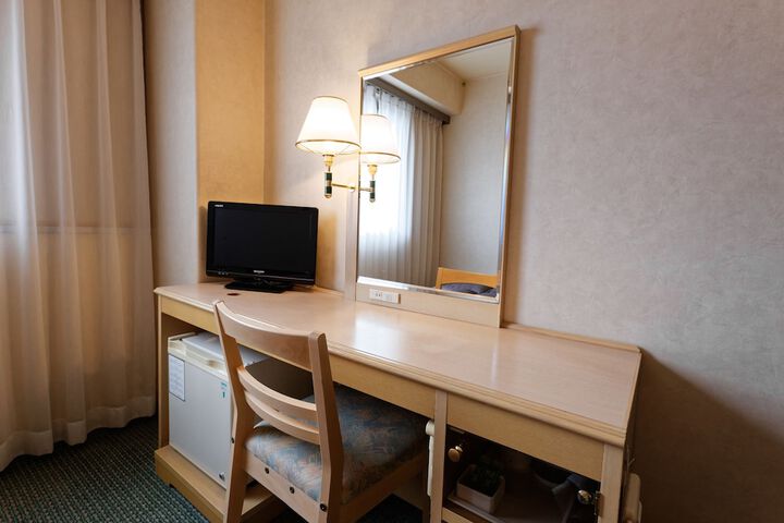 Room 6 of 26