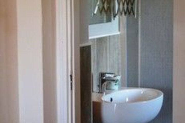 Room 5 of 52