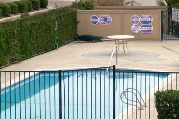 Pool 17 of 21