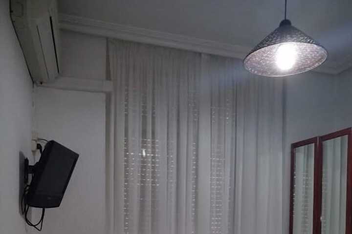 Room 9 of 32