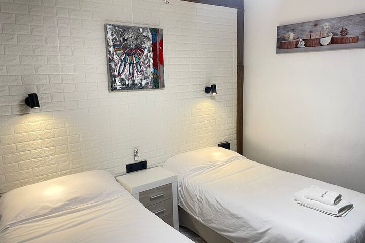 Room 45 of 121