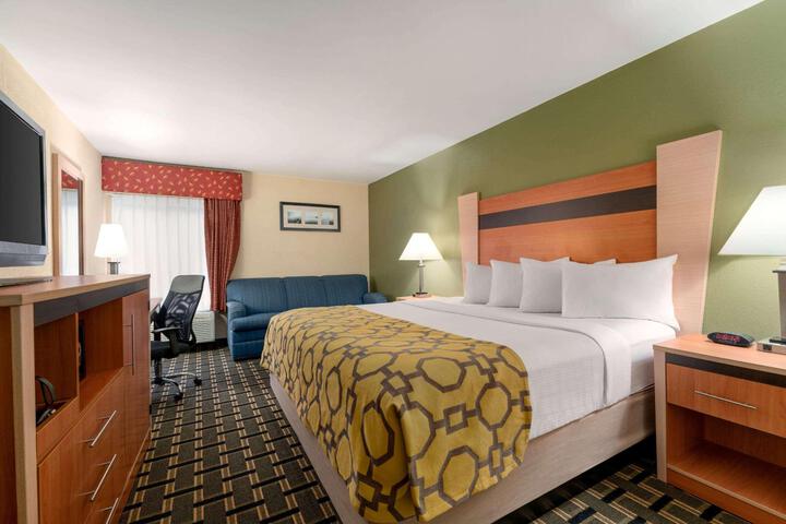 1 Queen Bed Superior Room (11 of 19)