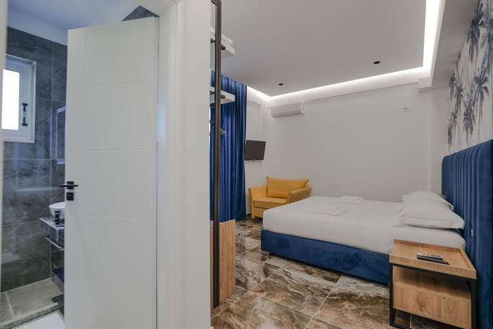 Room 47 of 105