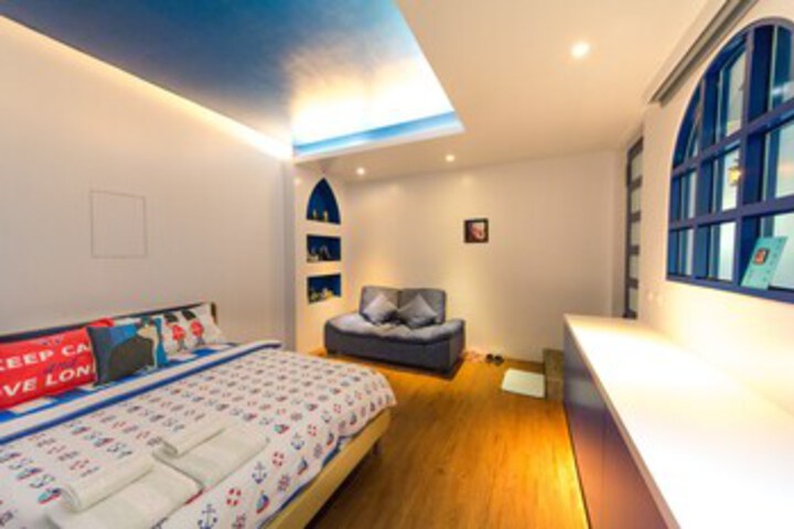Room 17 of 29