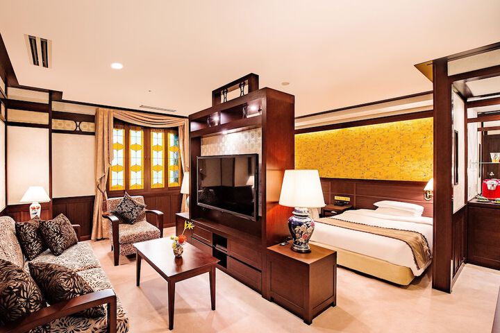 Room 27 of 117