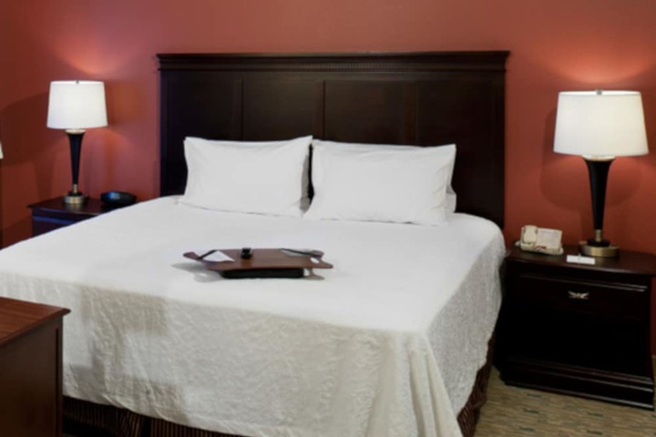 1 King Bed (16 of 16)