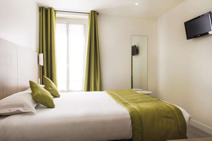 Room 10 of 29