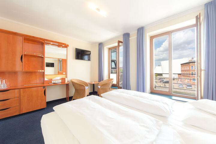 Room 7 of 41
