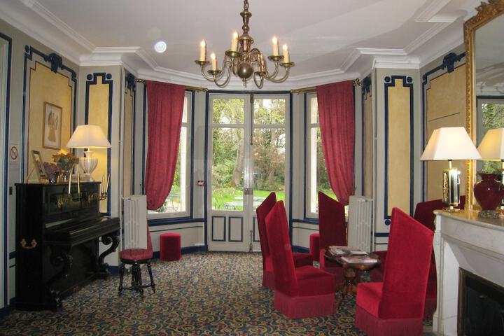 Ballroom/Hall 46 of 65