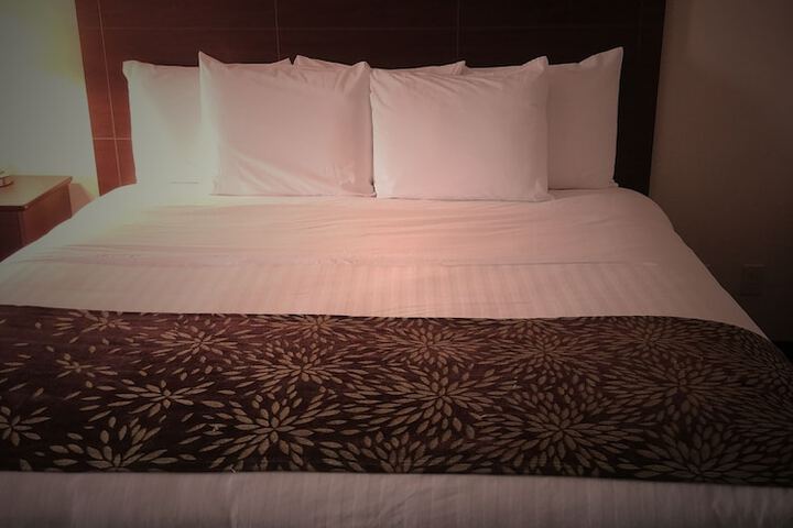 Room 8 of 35