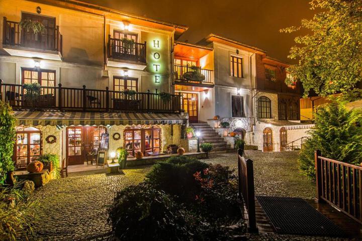 Image of Hotel Dwa Księżyce