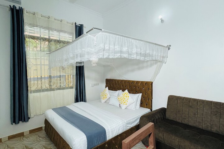 Room 10 of 48