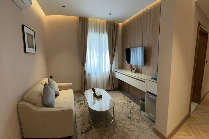 Room 13 of 20