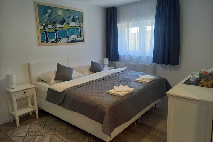 Room 3 of 16