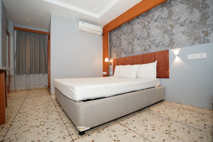 Room 4 of 17