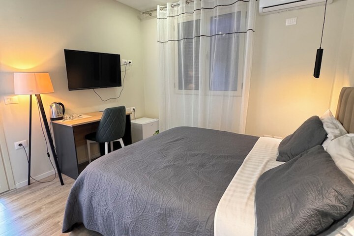Room 9 of 146