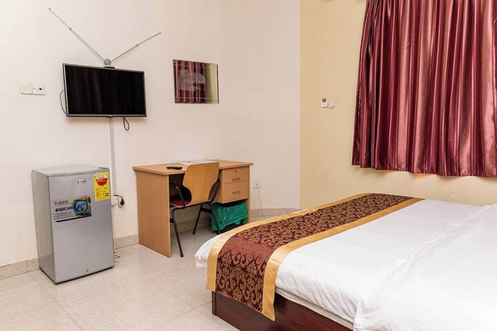 Room 5 of 119
