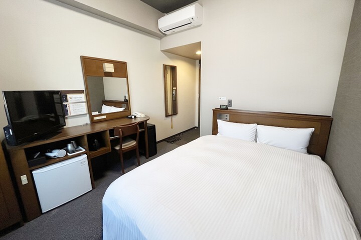 Room 16 of 35