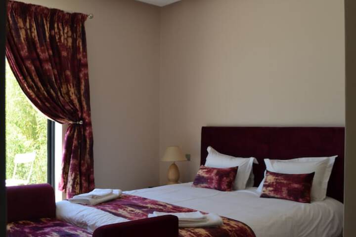 Room 5 of 37