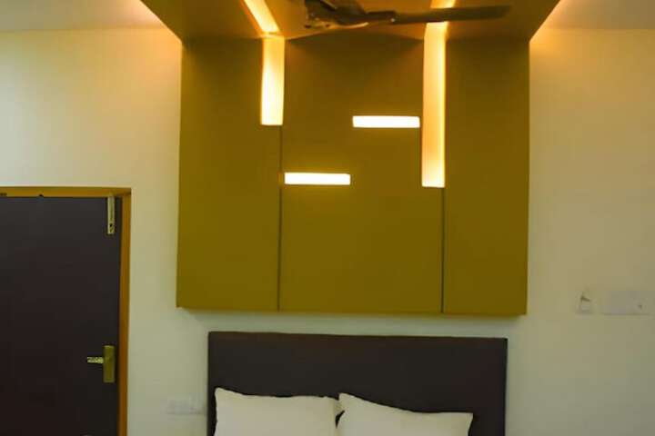 MRT Grand Residency