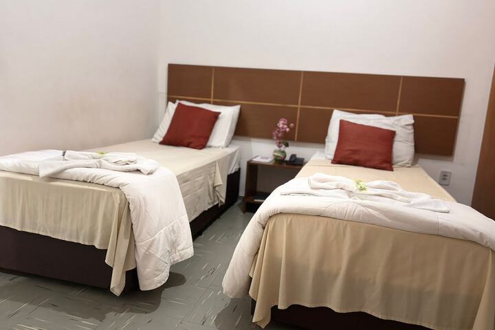 Room 5 of 14