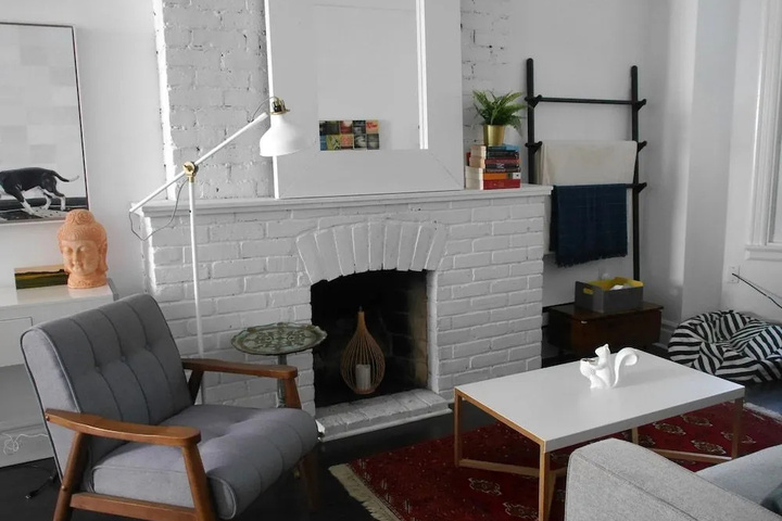 Room 2 of 18