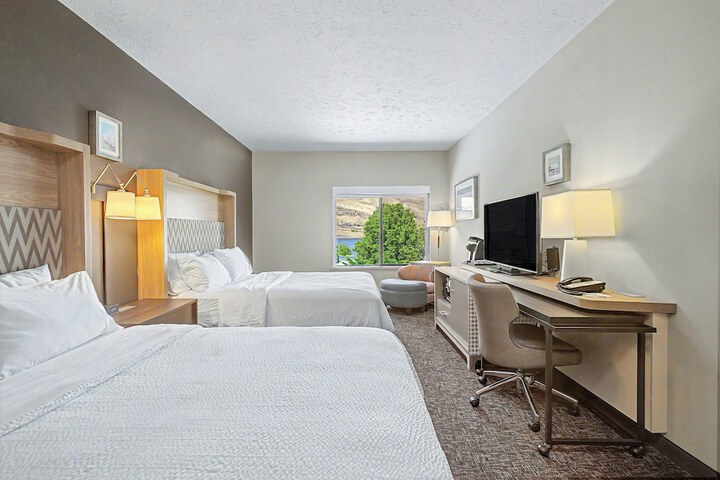 Room 103 of 236