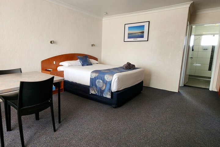 Room 9 of 38