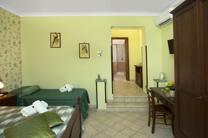 Room 20 of 52