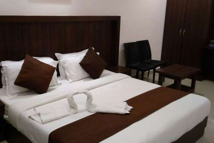 Room 13 of 17