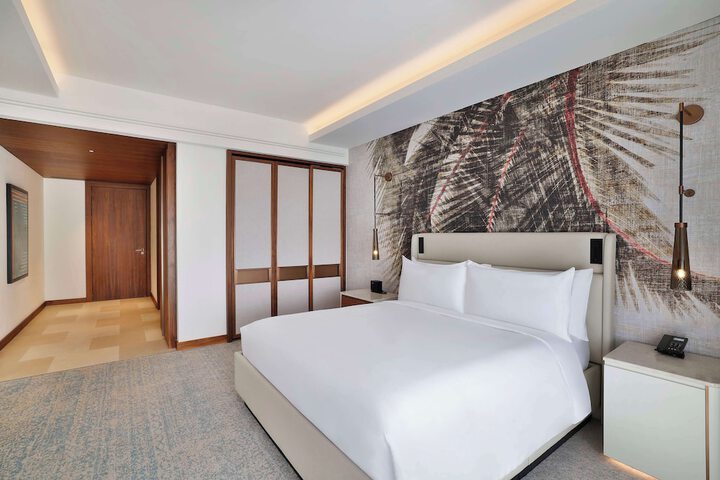 Room 28 of 133