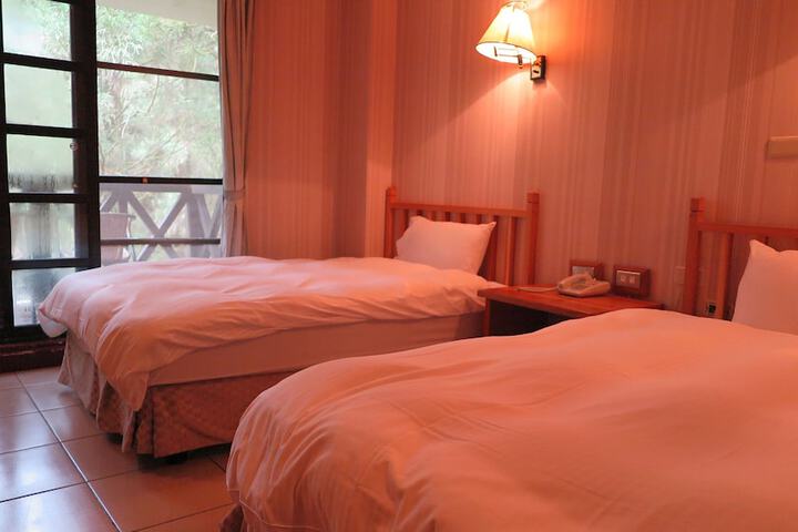 Room 11 of 37