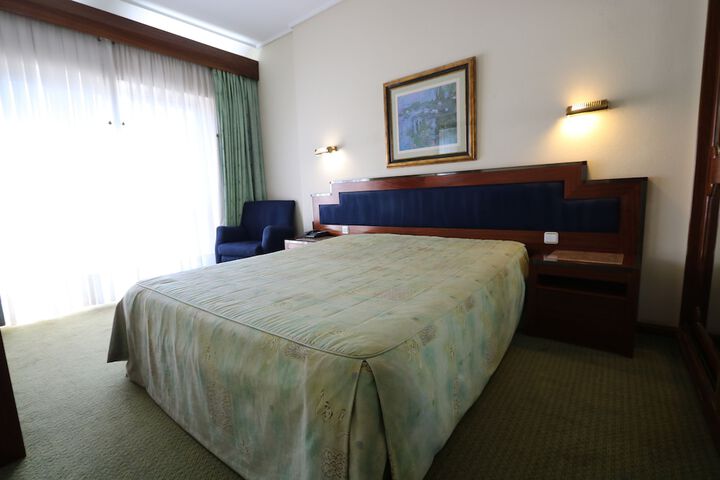 Room 17 of 46