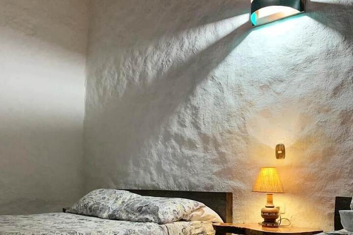 Room 17 of 39
